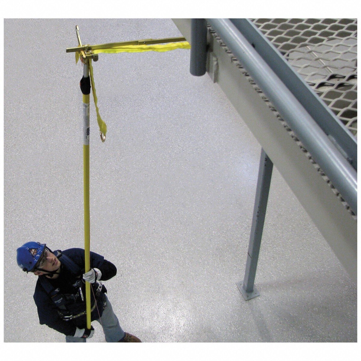 3M DBI-SALA 2104531 Remote Anchoring System with 8-16' Pole Pass-Through Anchor - 5