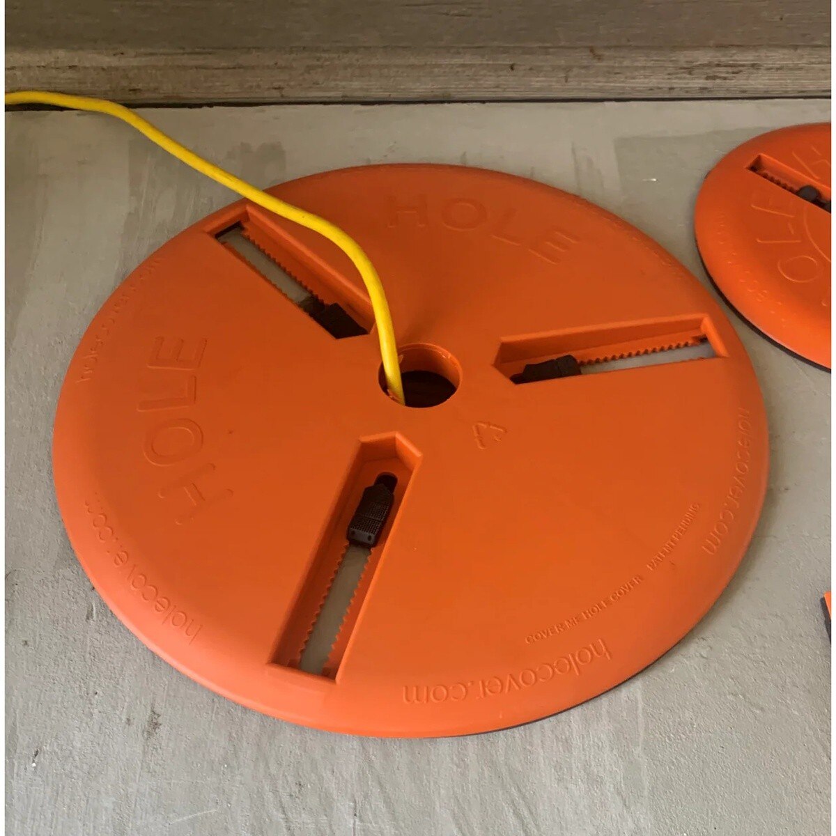 CoverMe LG10-120 6" to 12" Adjustable Round Hole Cover with Extension Cord Punchout - 3