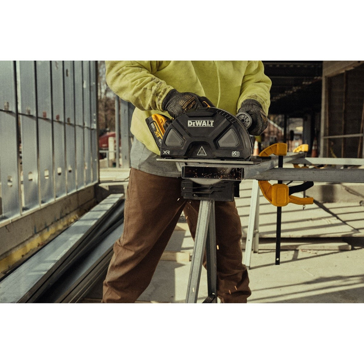 DeWalt DCS383H1 20V MAX* XR 7-1/4 in. Metal Cutting Circular Saw Kit - 9