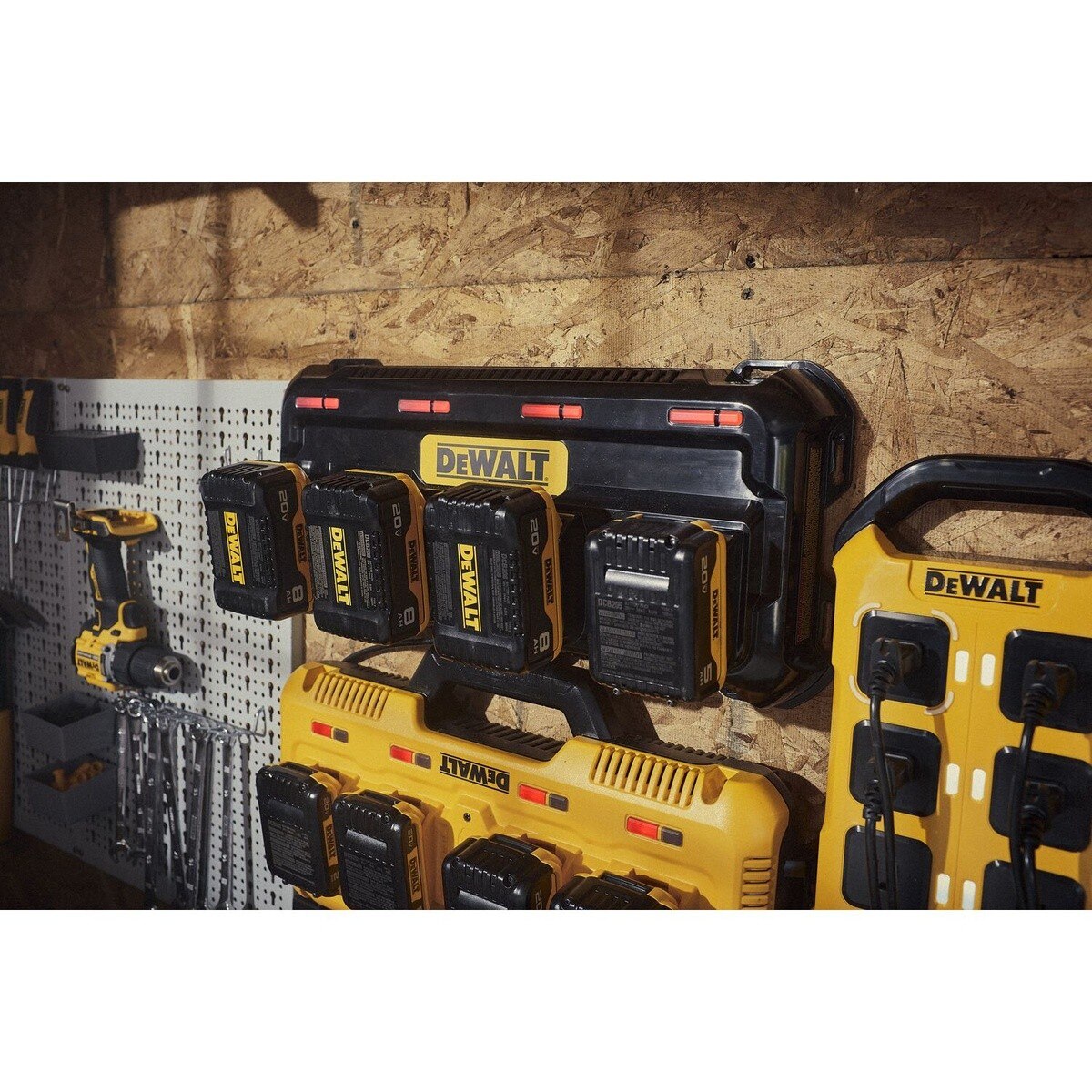 DeWalt DCB1404 12V MAX/20V MAX/FLEXVOLT 4 Amp Multiport Charger - 6
