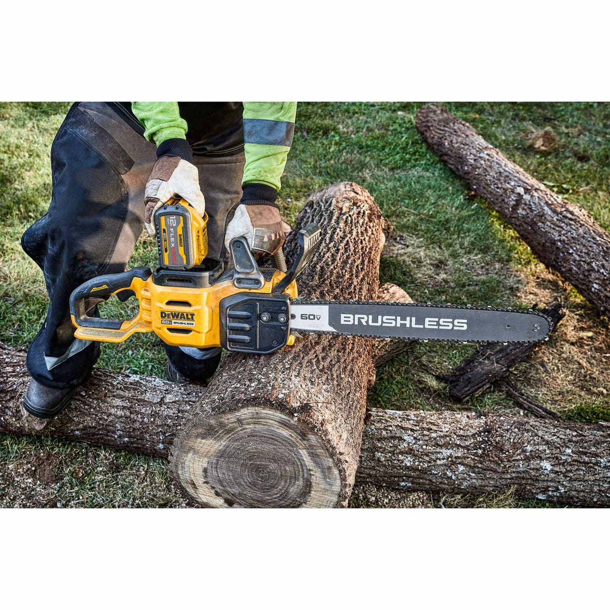 DeWalt DCCS677Y1 60V MAX* Brushless Cordless 20 in. 4.0Ah Chainsaw Kit - 13