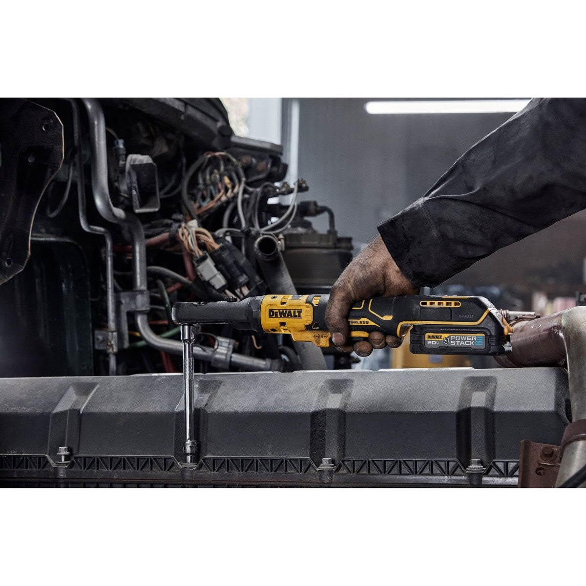 DeWalt DCF510GE1 20V MAX* XR 3/8" and 1/2" Sealed Head Ratchet Kit with POWERSTACK - 7
