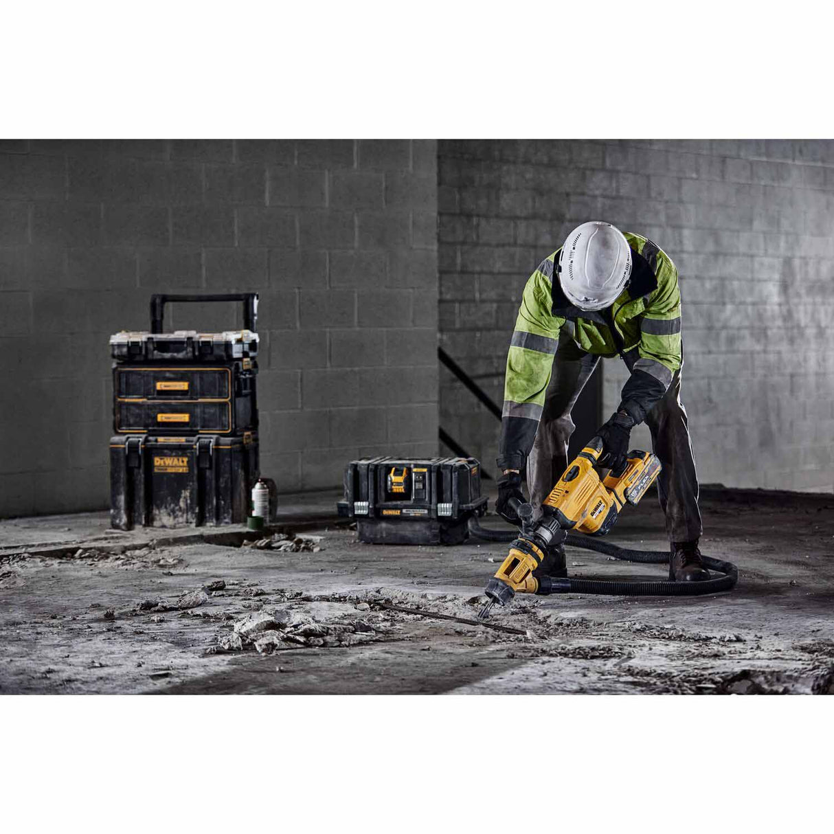 DeWalt DCH832X1 60V MAX 15 lb. Cordless SDS Max Chipping Hammer Kit - 7