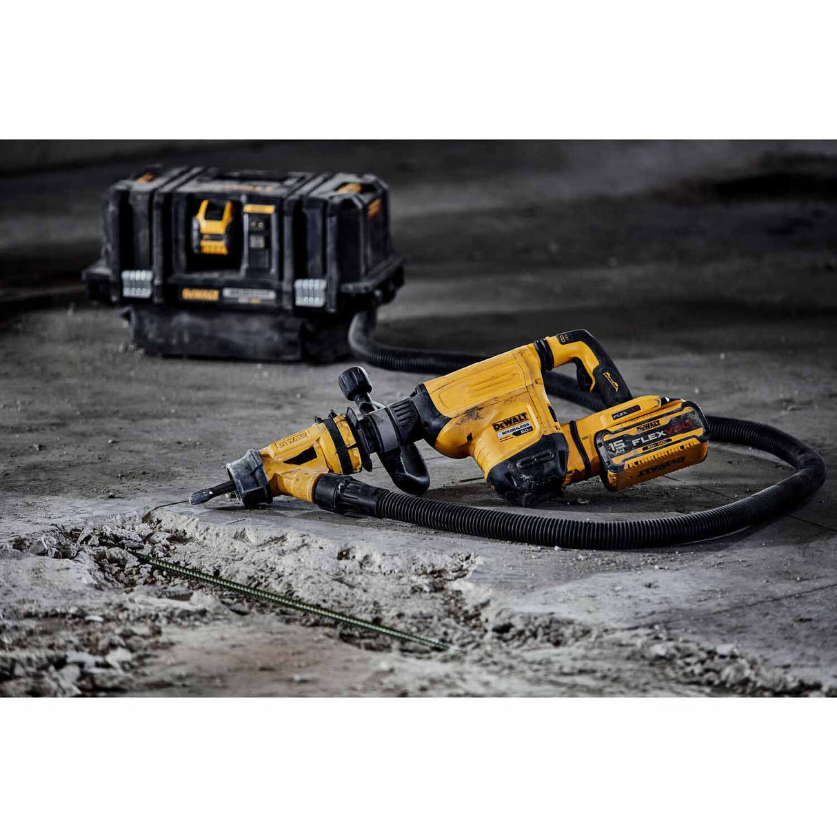 DeWalt DCH832X1 60V MAX 15 lb. Cordless SDS Max Chipping Hammer Kit - 9