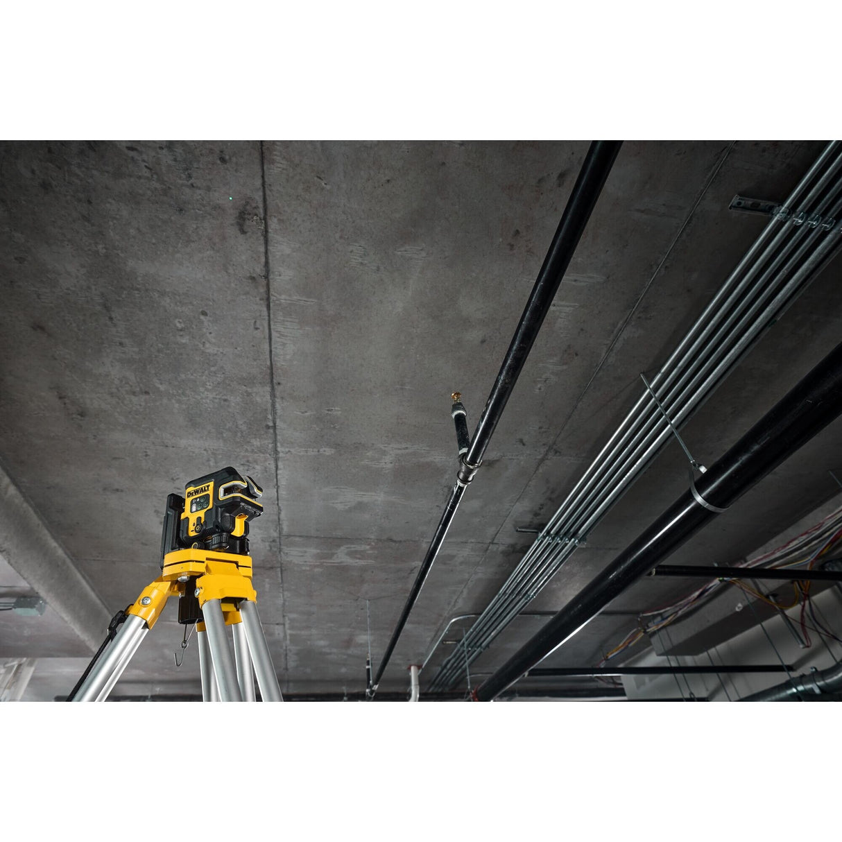 DeWalt  DCLE14251G USB Rechargeable Green 5 Spot and Cross Line Laser Kit - 5