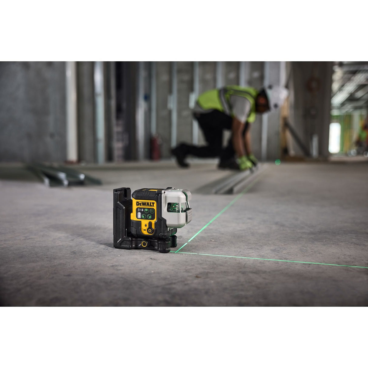 DeWalt  DCLE14301G USB Rechargeable Green 3X180Line Laser Kit - 4