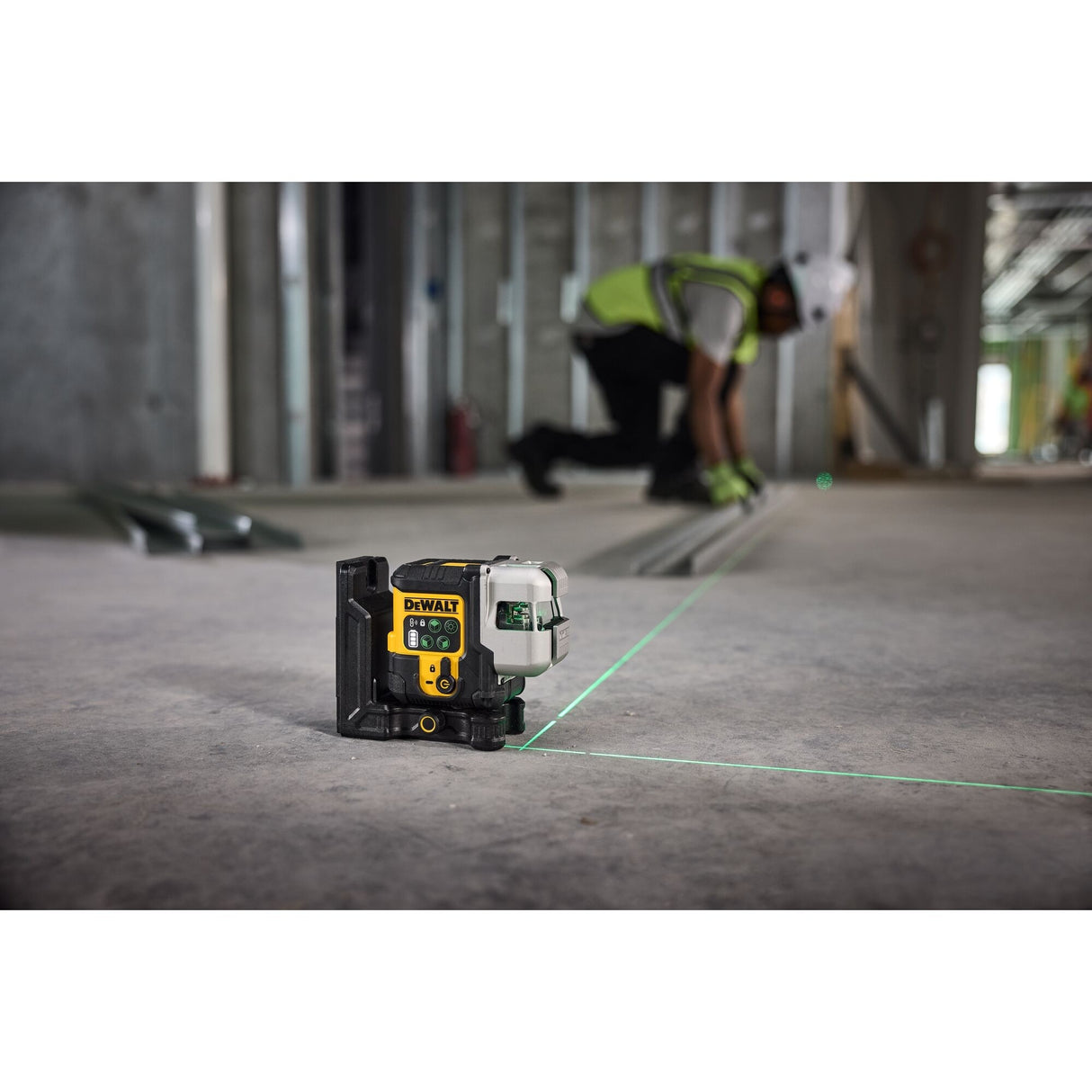 DeWalt  DCLE14301G USB Rechargeable Green 3X180Line Laser Kit - 4