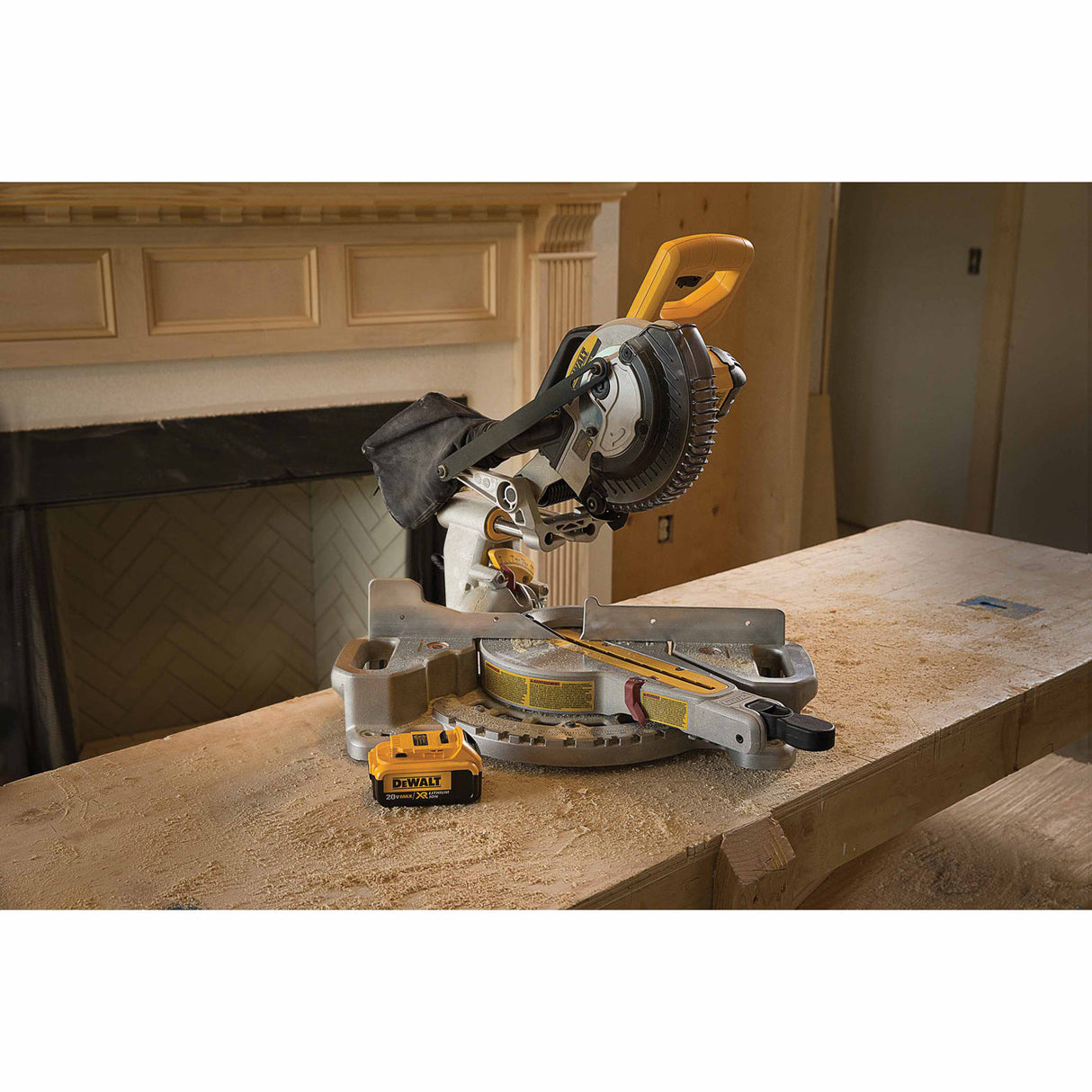 DeWalt DCS361M1 20V MAX 7-1/4" Cordless Sliding Miter Saw Kit - 9