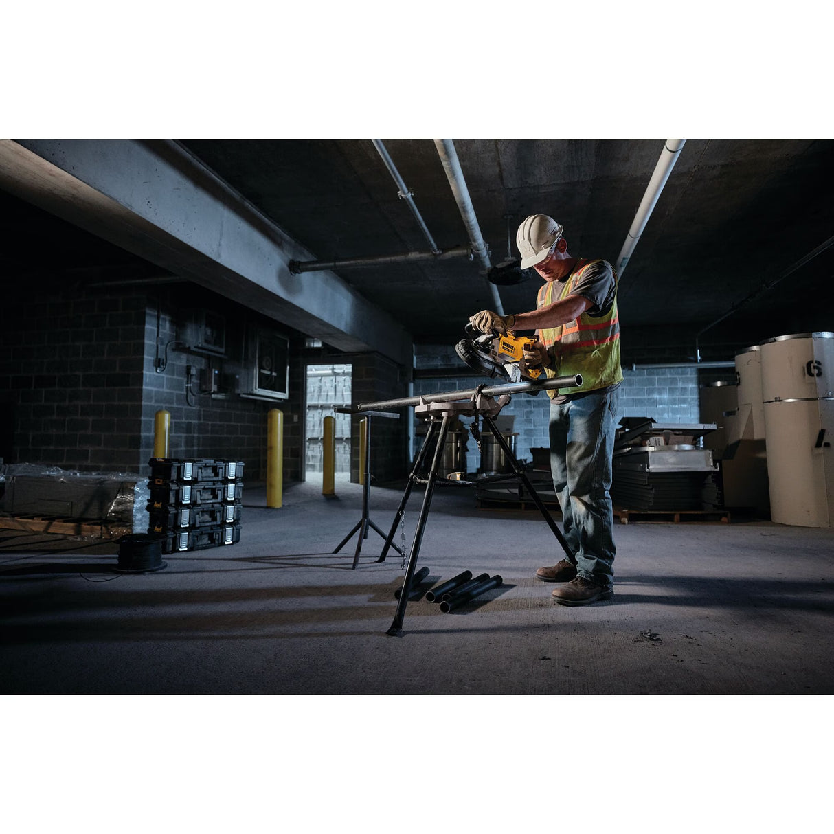 DeWalt DCS376P2 20V Max Dual Handed Bandsaw Kit - 6