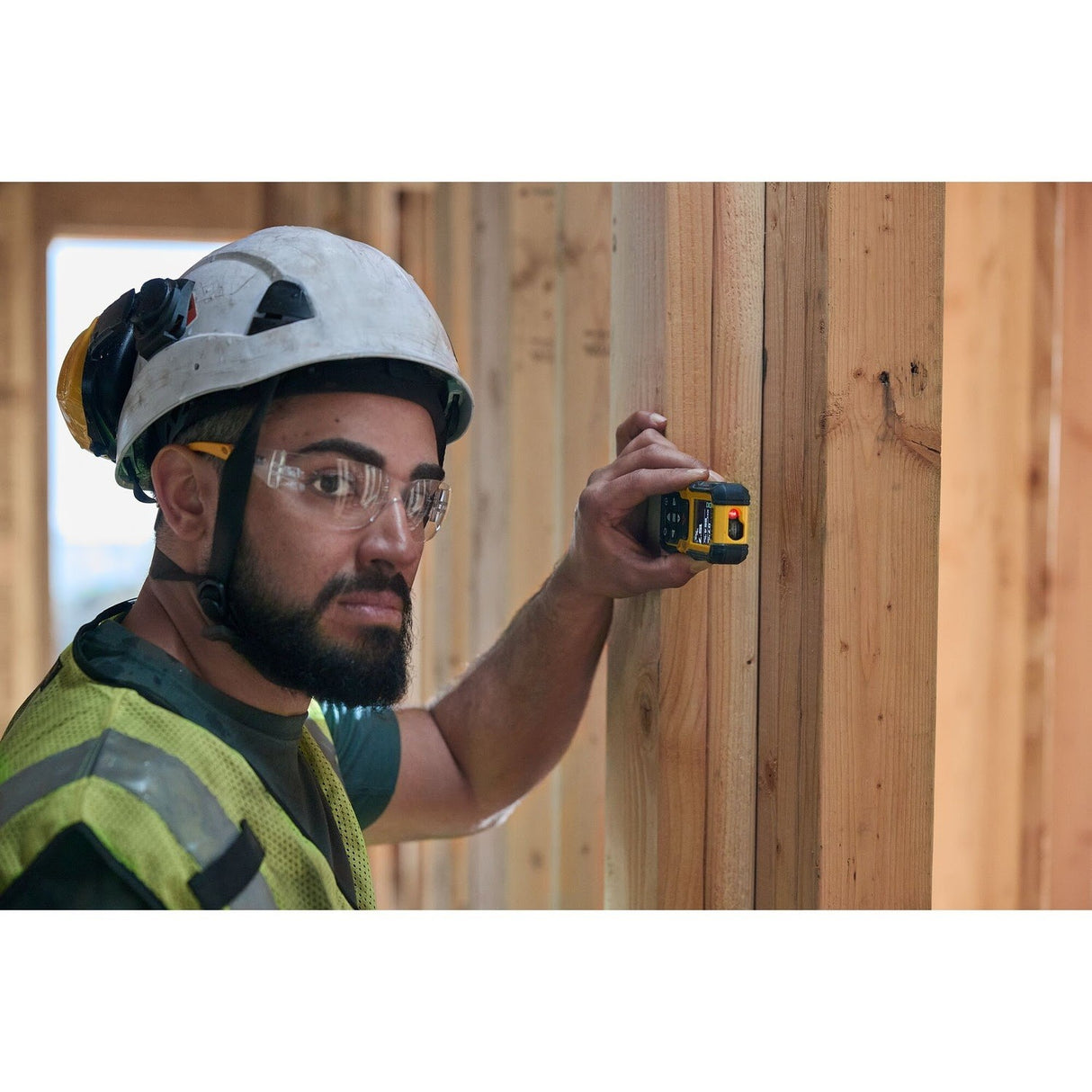 DeWalt DWHT77200 200' Alkaline Laser Distance Measurer - 4