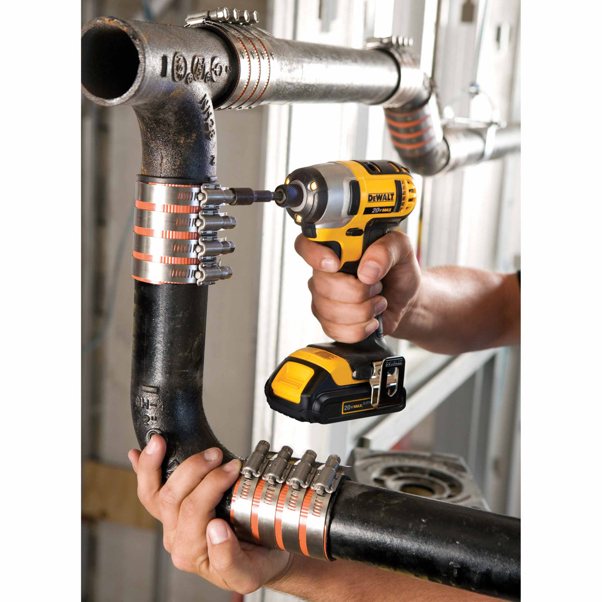 DeWalt DCF885C2 20V MAX Lithium Ion 1/4" Impact Driver Kit (1.5Ah) - 3