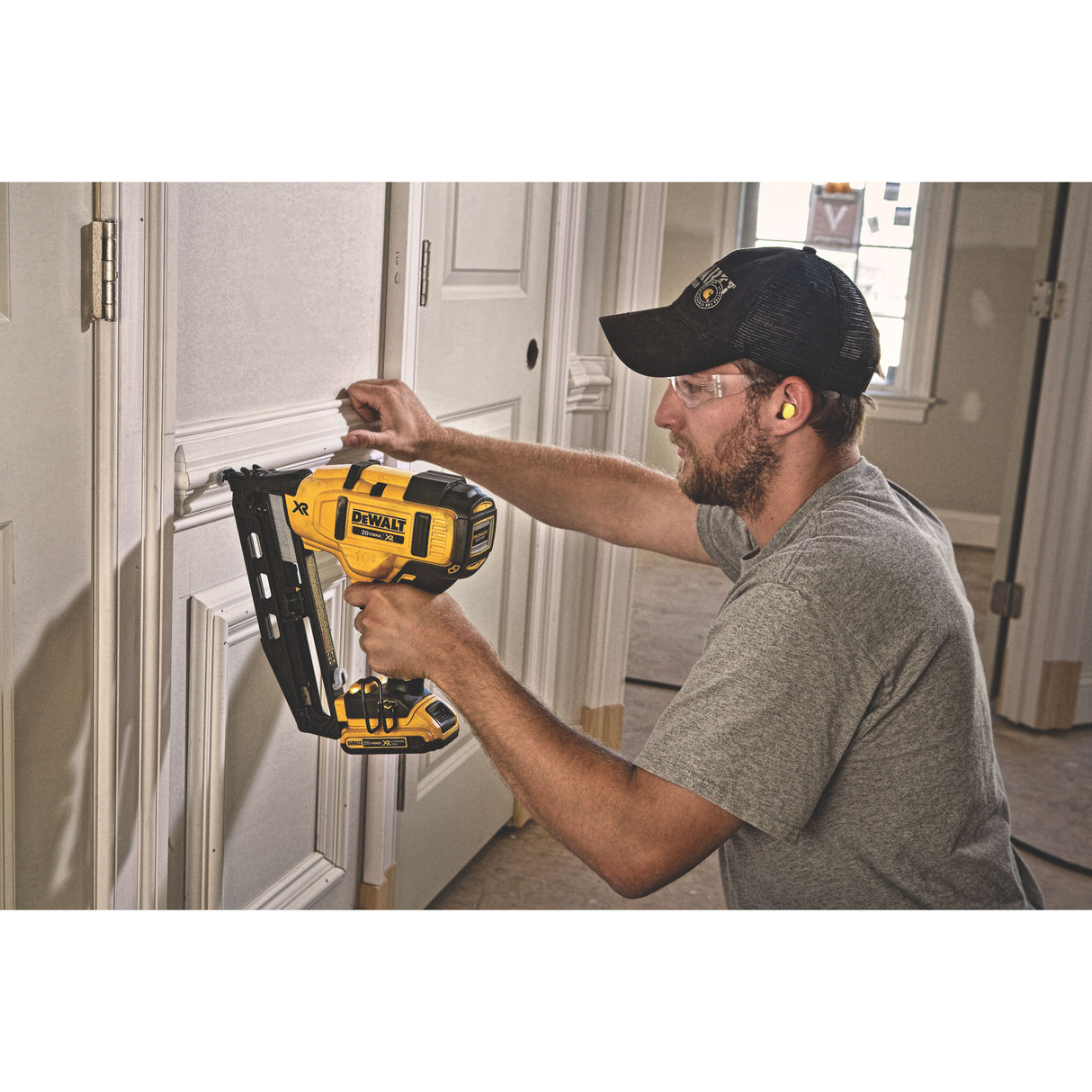 DeWalt DCN660B 20V MAX 16Ga Angled Cordless Finish Nailer Bare Tool - 5