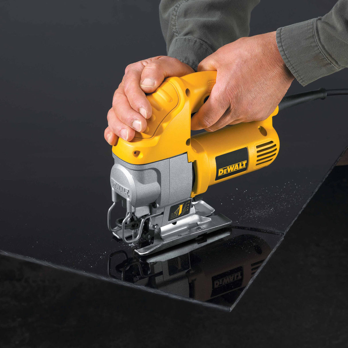 DeWalt DW317K Heavy-Duty Compact Jig Saw Kit - 6