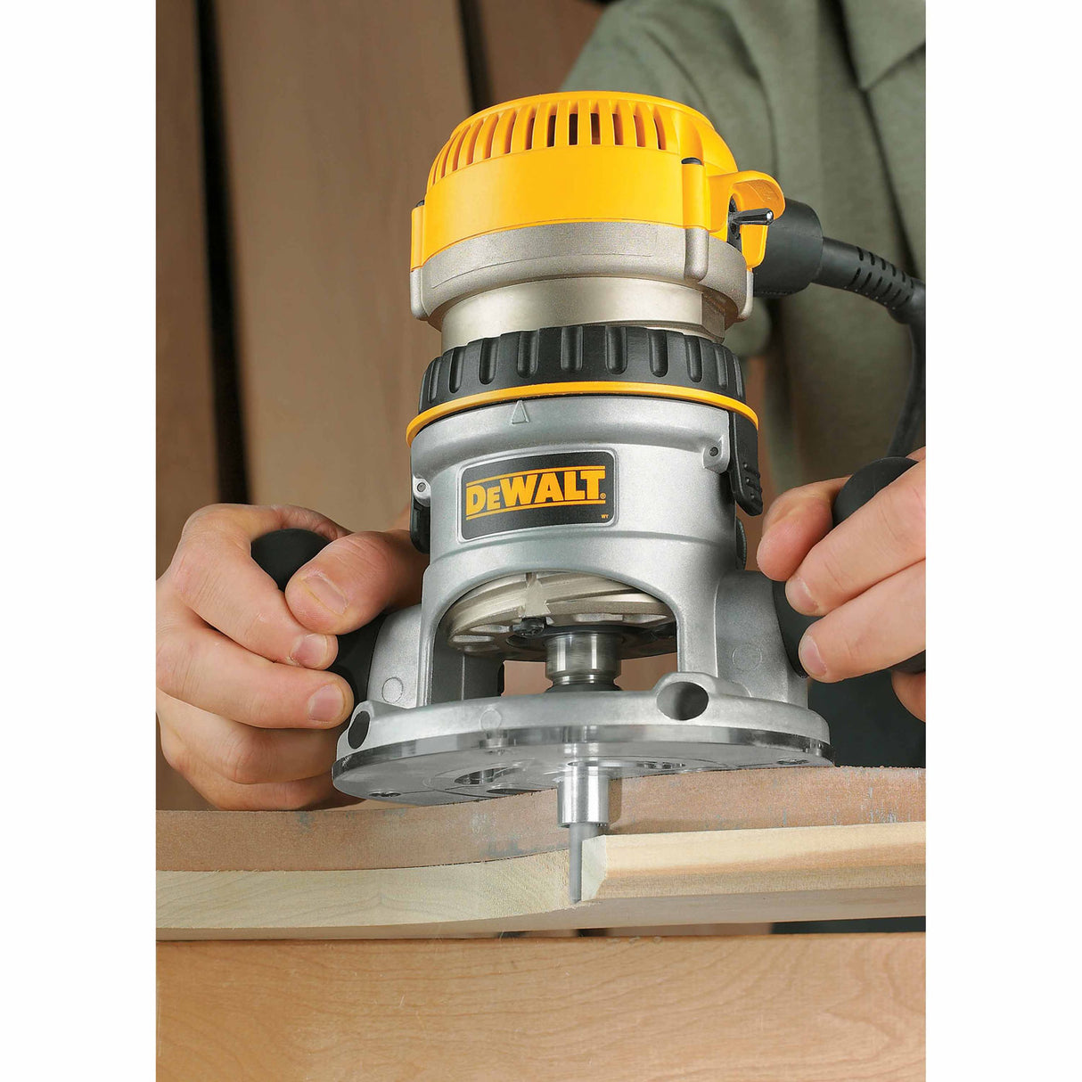 DeWalt DW616 1-3/4 HP (Maximum Motor HP) Fixed Base Router - 5