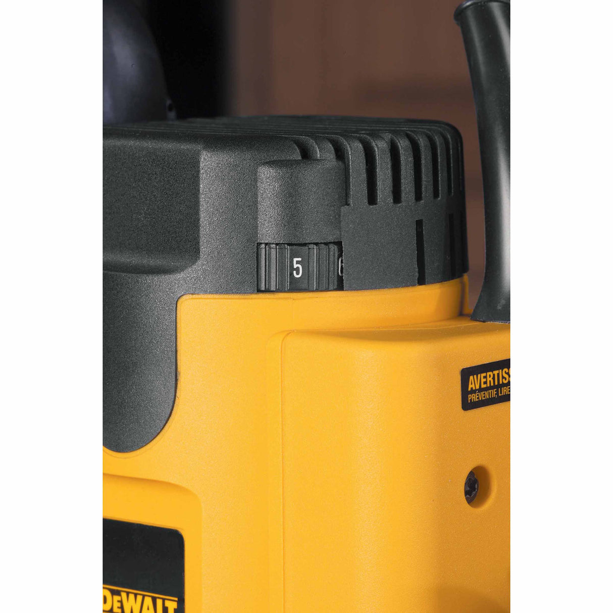 DeWalt DW621 Heavy-Duty 2 HP EVS Plunge Router - 11