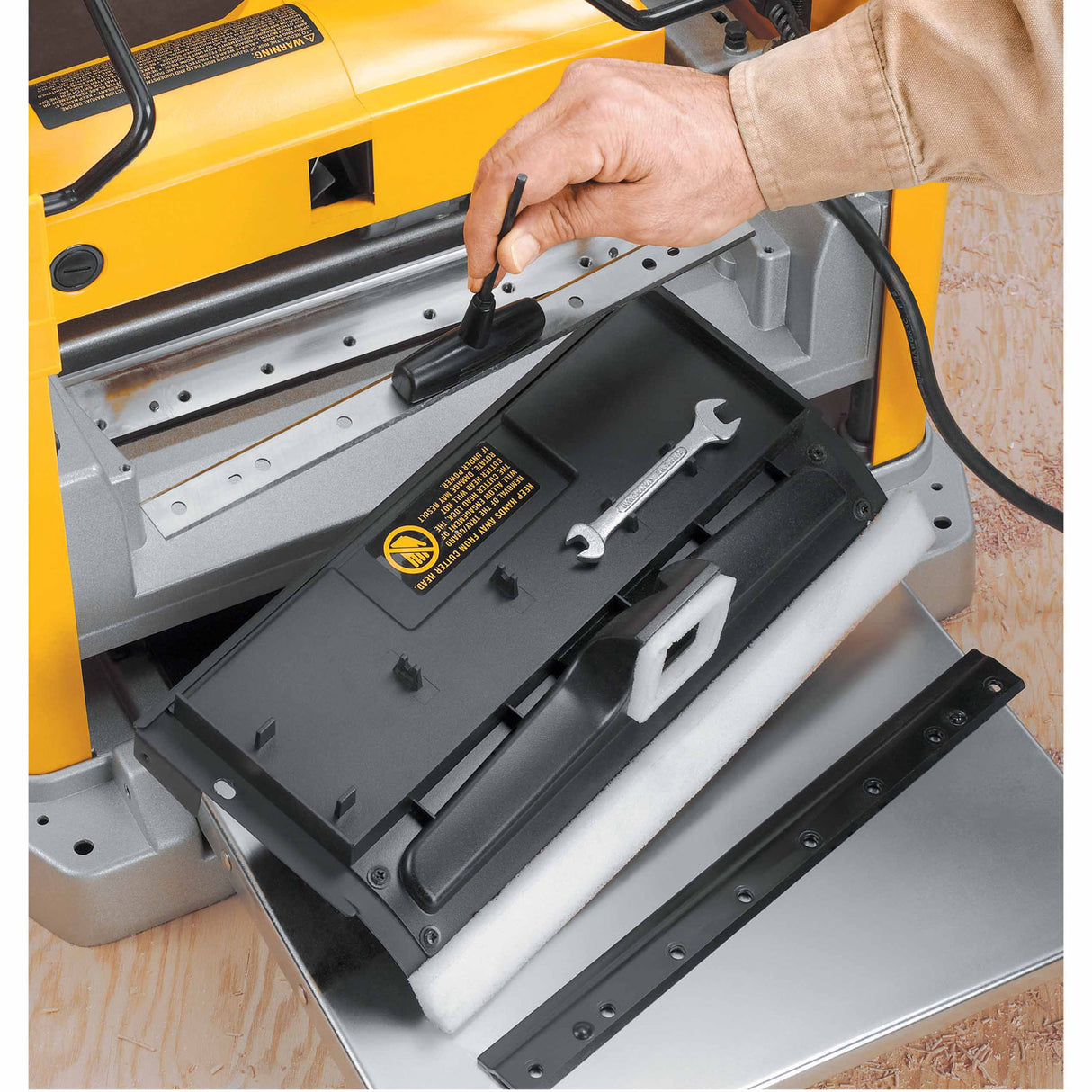 DeWalt DW734 Heavy-Duty 12-1/2" Thickness Planer with Three Knife Cutter-Head - 10