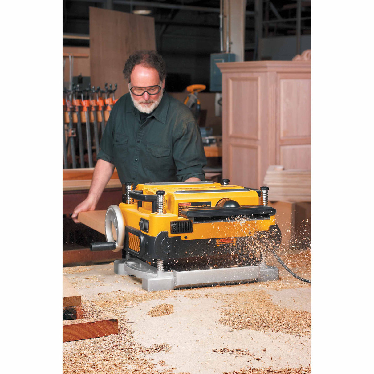 DeWalt DW735 Heavy-Duty 13" Three Knife, Two Speed Thickness Planer - 7