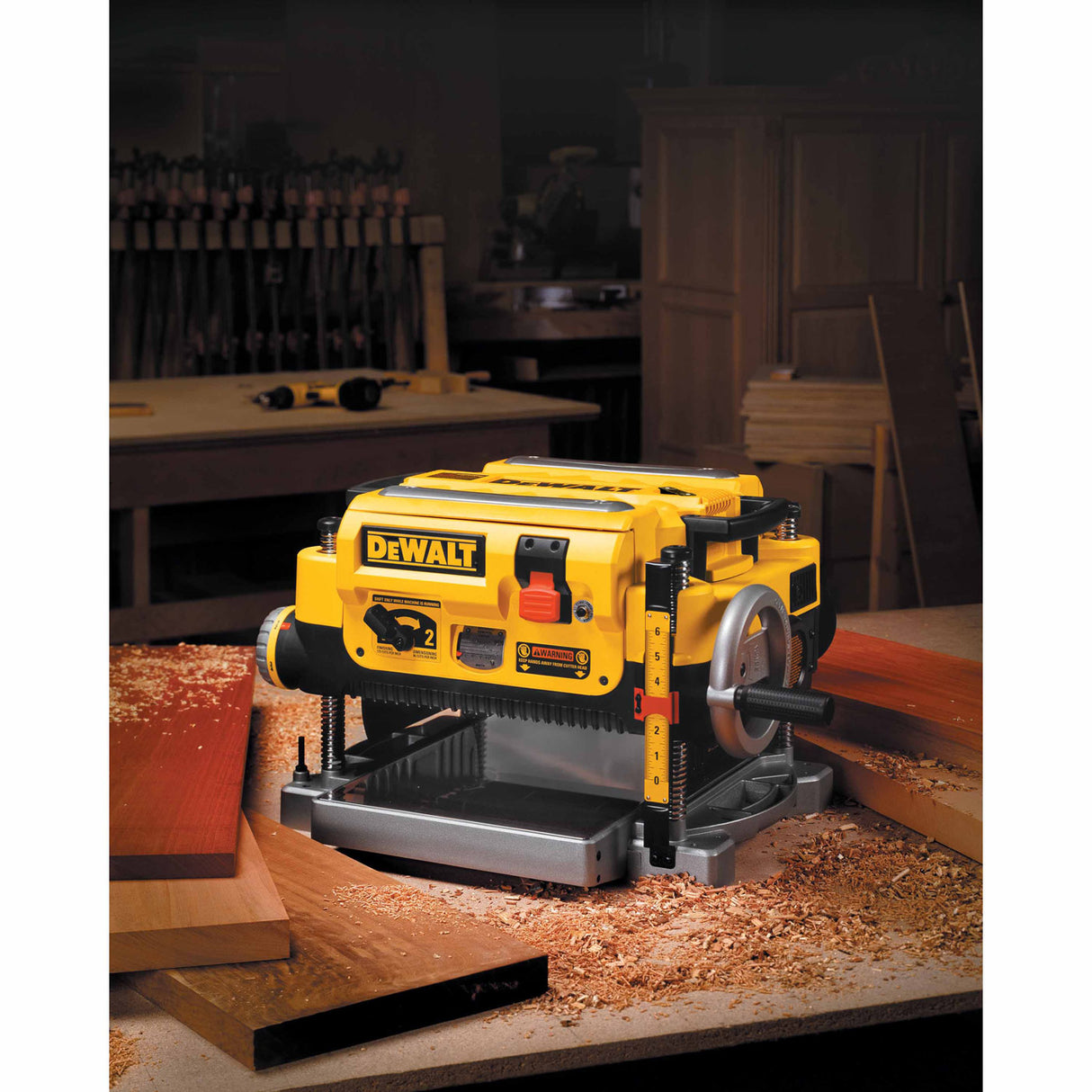 DeWalt DW735 Heavy-Duty 13" Three Knife, Two Speed Thickness Planer - 9