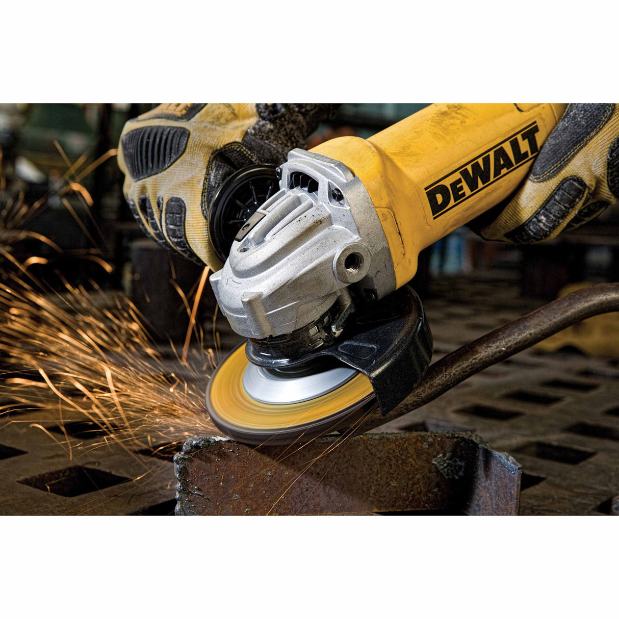 DeWalt DWE402 4-1/2" 11 Amp Angle Grinder - 12