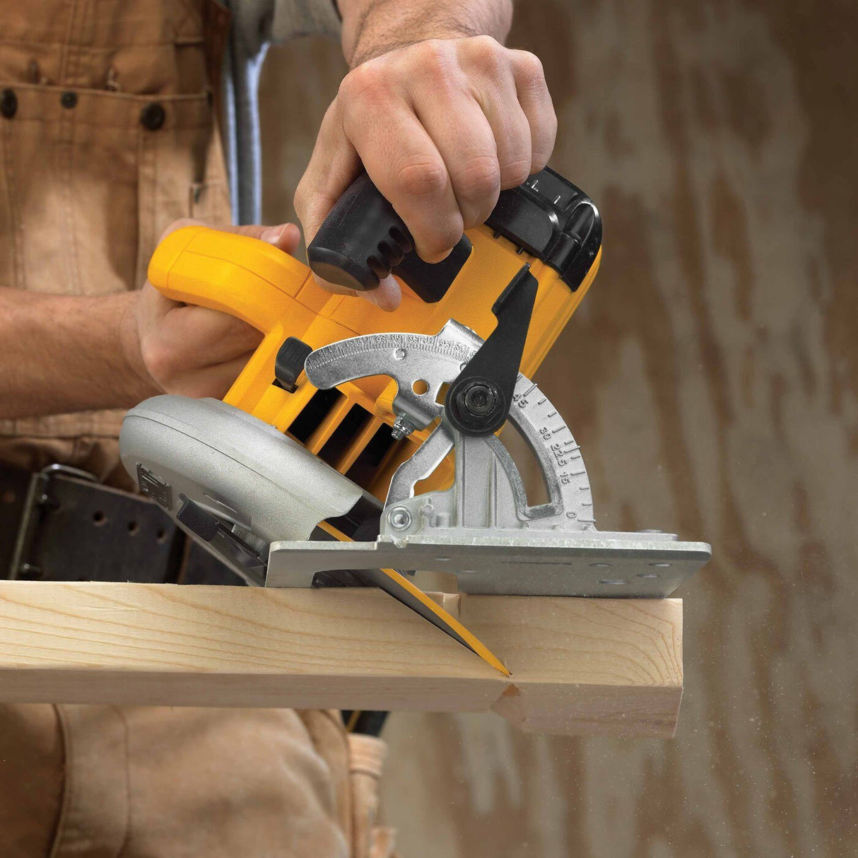 DeWalt DWE575 7-1/4" 15 Amp Lightweight Circular Saw - 8