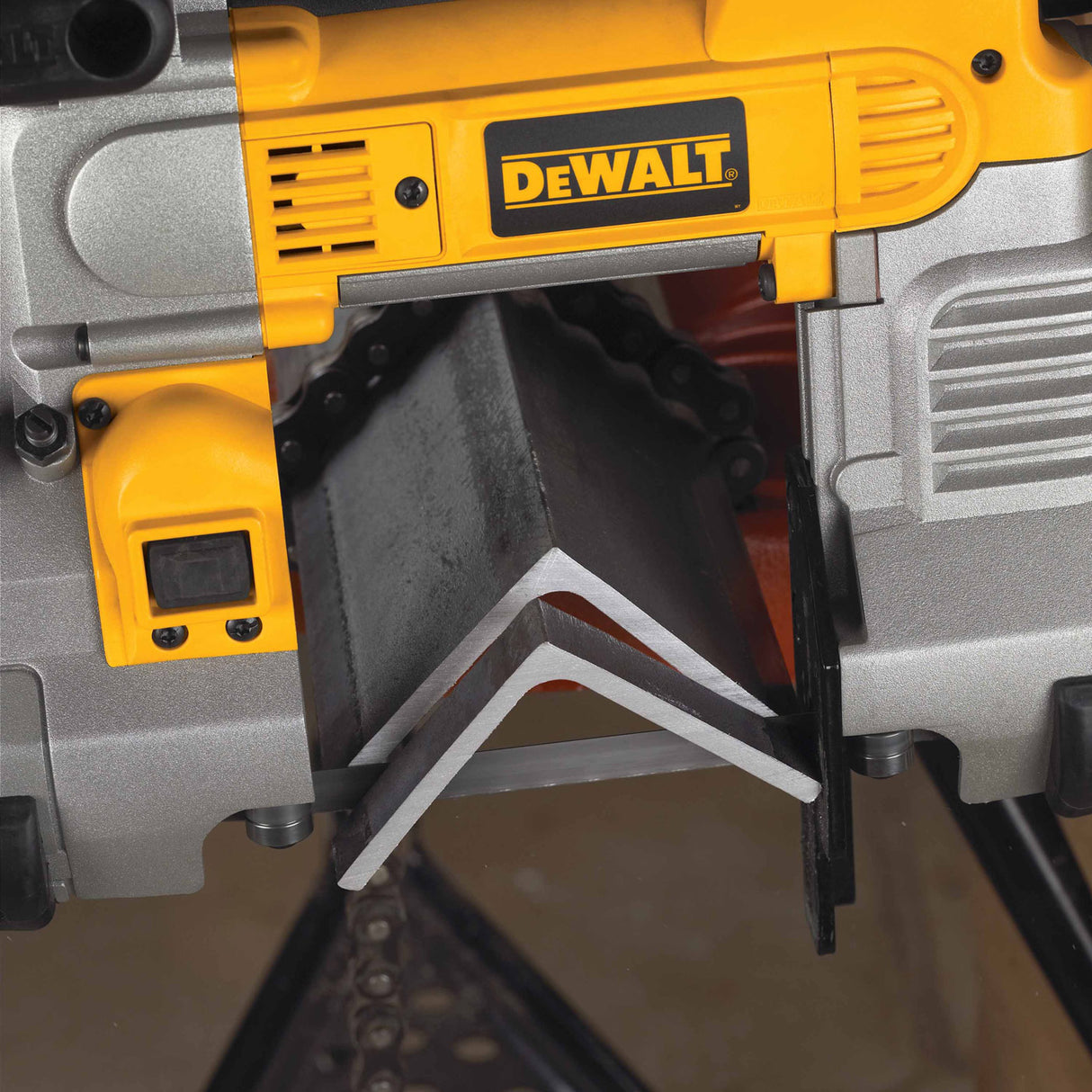 DeWalt DWM120 Heavy-Duty Variable Speed Deep Cut Portable 44-7/8" , 10 Amp Band Saw - 5