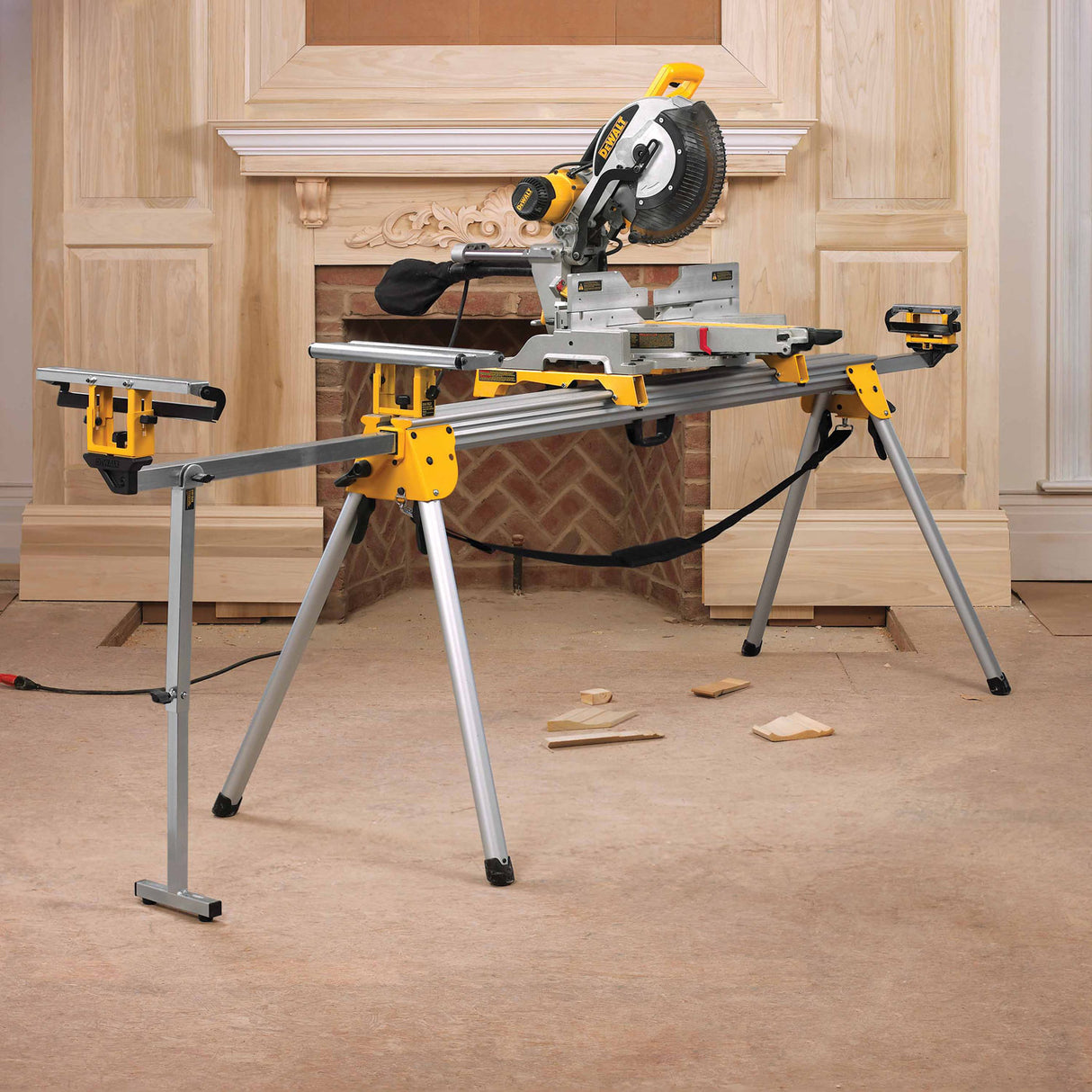 DeWalt DWS780 12" Double Bevel Sliding Compound Miter Saw - 11