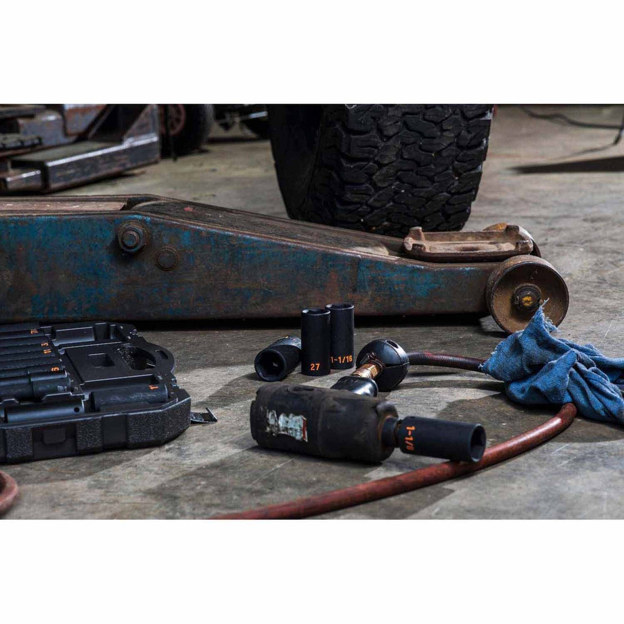 GearWrench 84949H 27 Piece 1/2" Drive 6 Point SAE Hi-Viz/Metric Hi-Viz Deep Impact Socket Set - 7