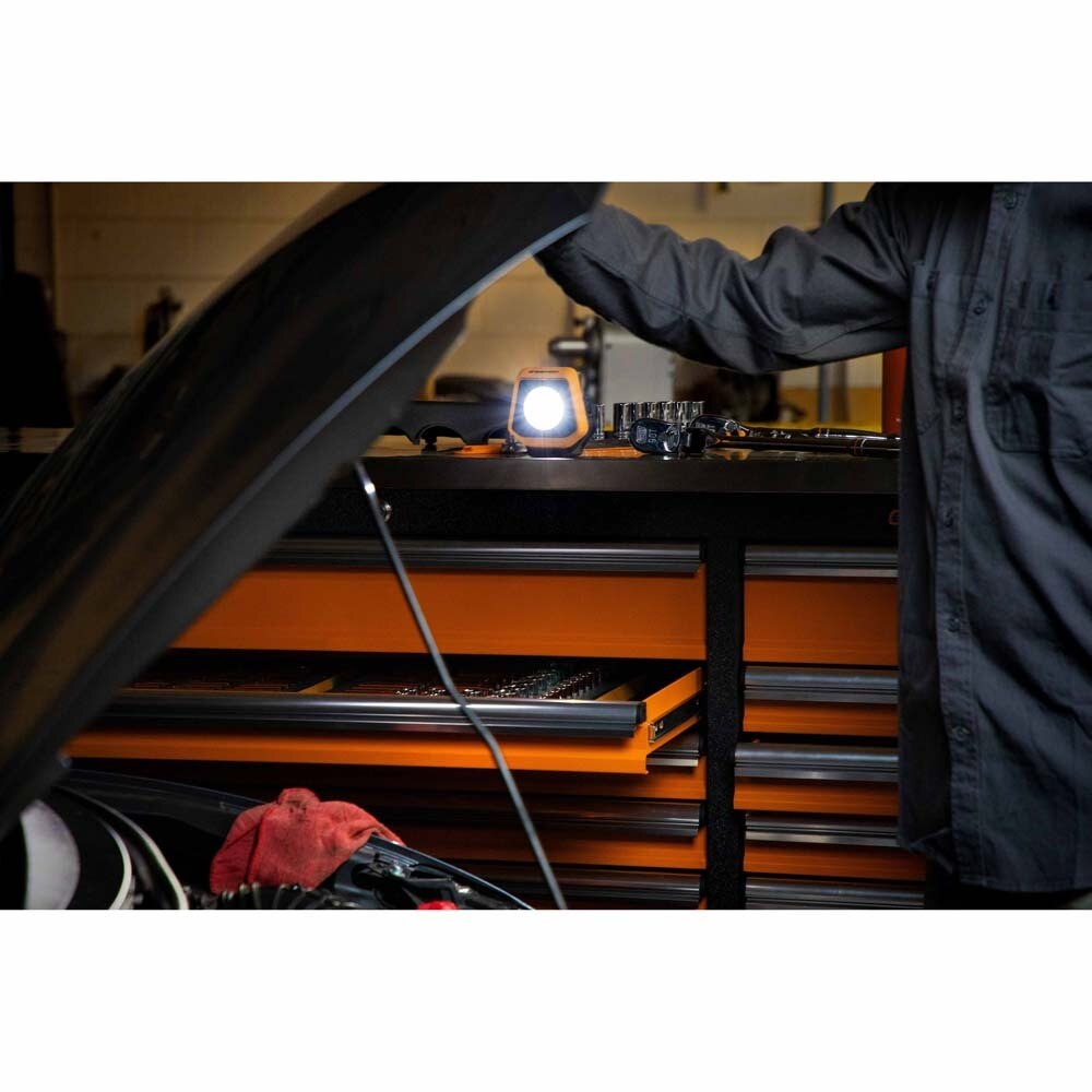 GearWrench GWSL2000 2000 Lumens Rechargeable Shop Light - 8