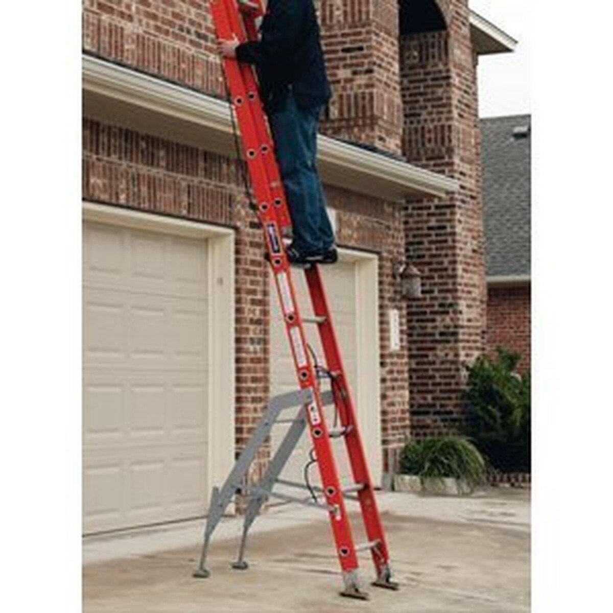 Guardian 2465 Lock-N-Climb Ladder Stabilizer for 24' to 40' Extension Ladders - 2
