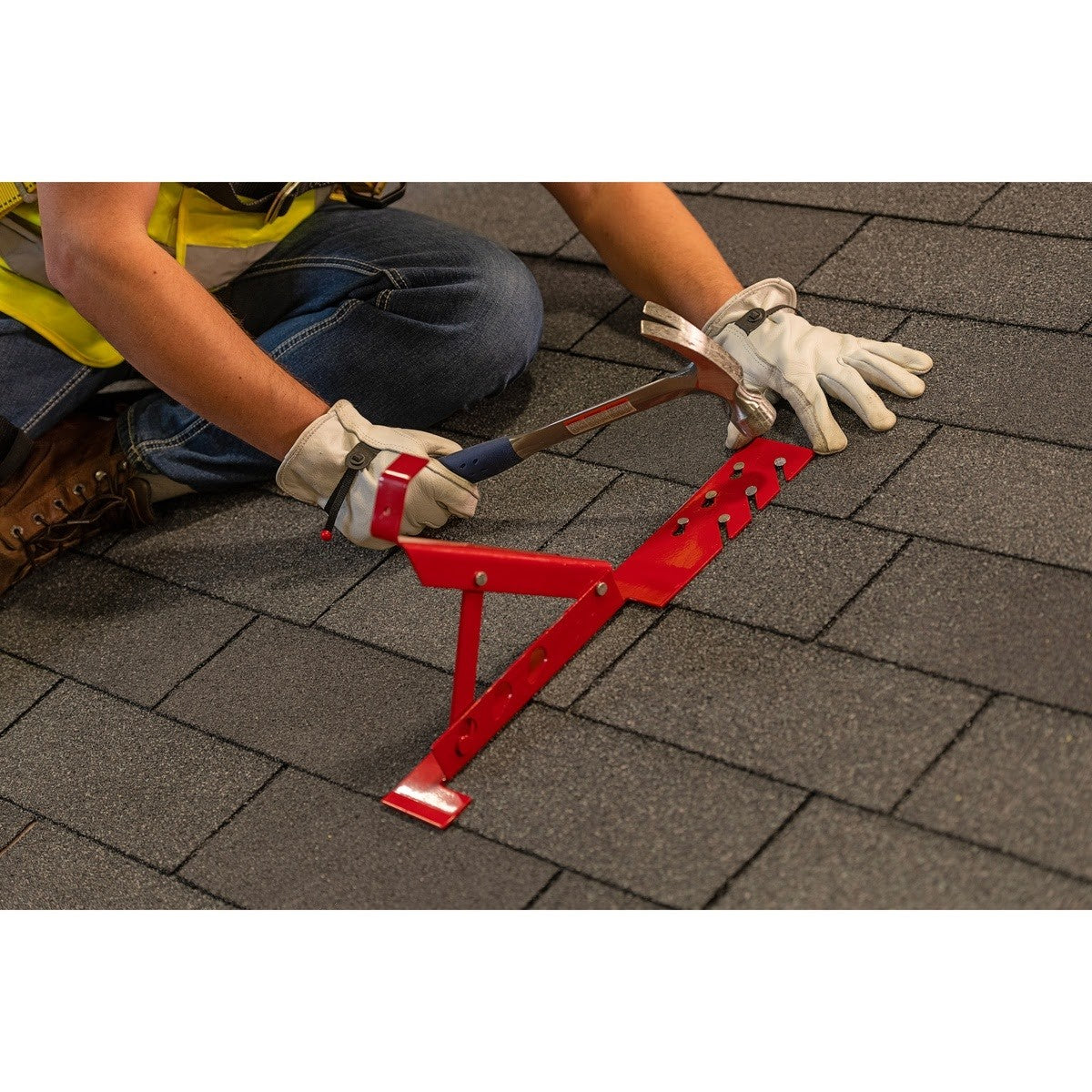 Guardian 2501 10 in. x 45 Degree Heavy Duty Fixed Roof Bracket Fits 2 x 10 Plank - 6