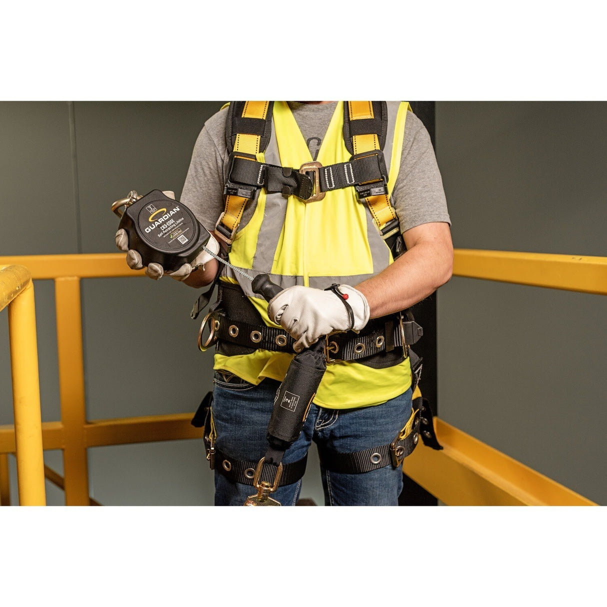 Guardian 4200007 CR3-Edge 10 ft Class 2 Cable Self-Retracting Lifeline with Snap Hook (1 Pack) - 4