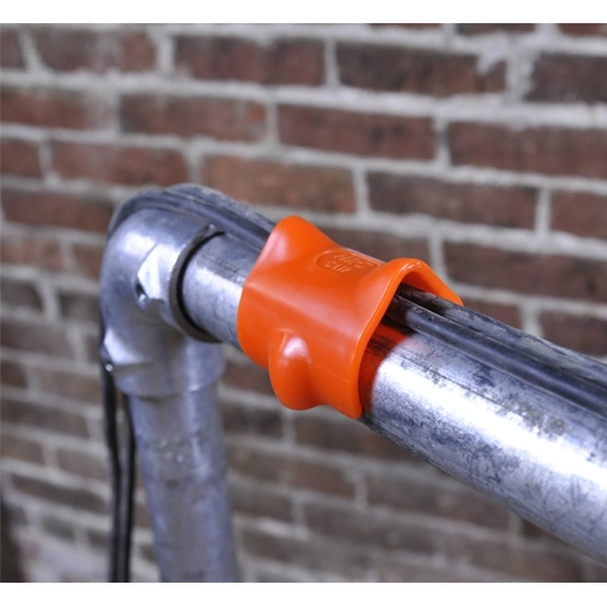 Guardian HRCOR Orange Floating Handrail Clip for Debris Netting (100 Pack) - 2