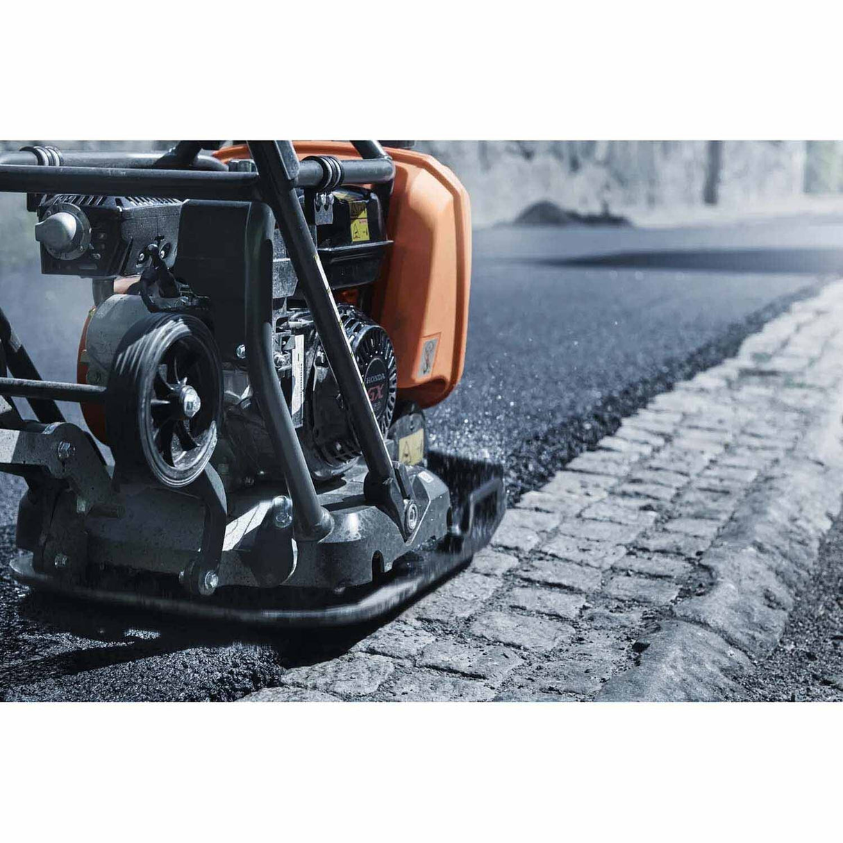 Husqvarna 967855002 LF 80 LAT Forward Plate Compactor, 17 in. Plate - 3