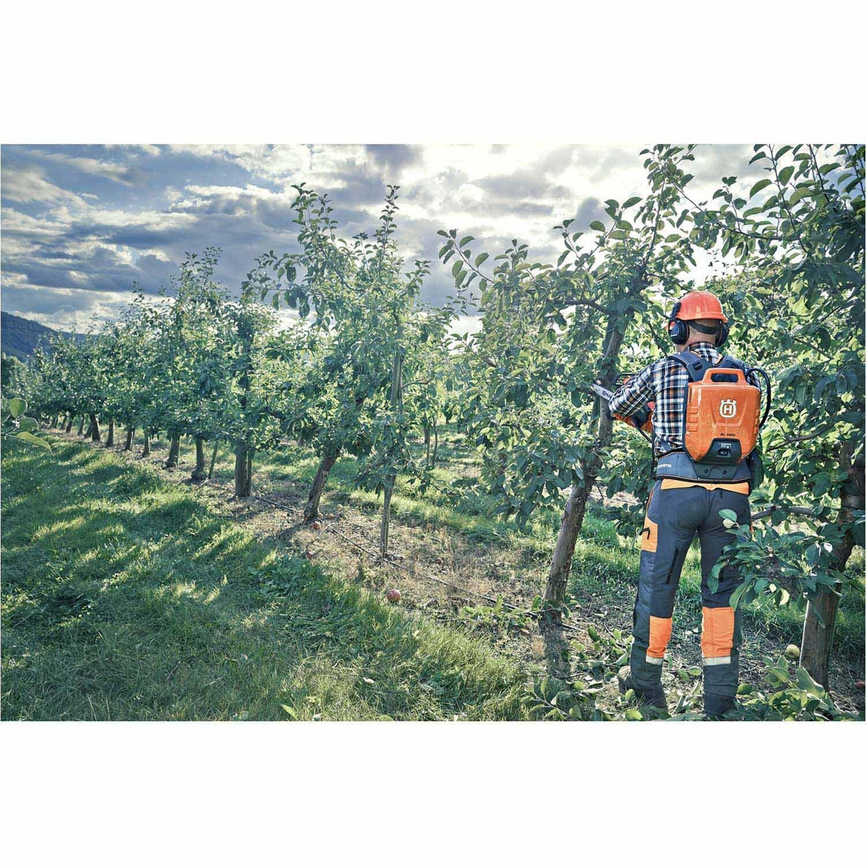 Husqvarna 967893874 535i XP 14 Inch Cordless Chainsaw, Tool Only (No Battery/Charger) - 3