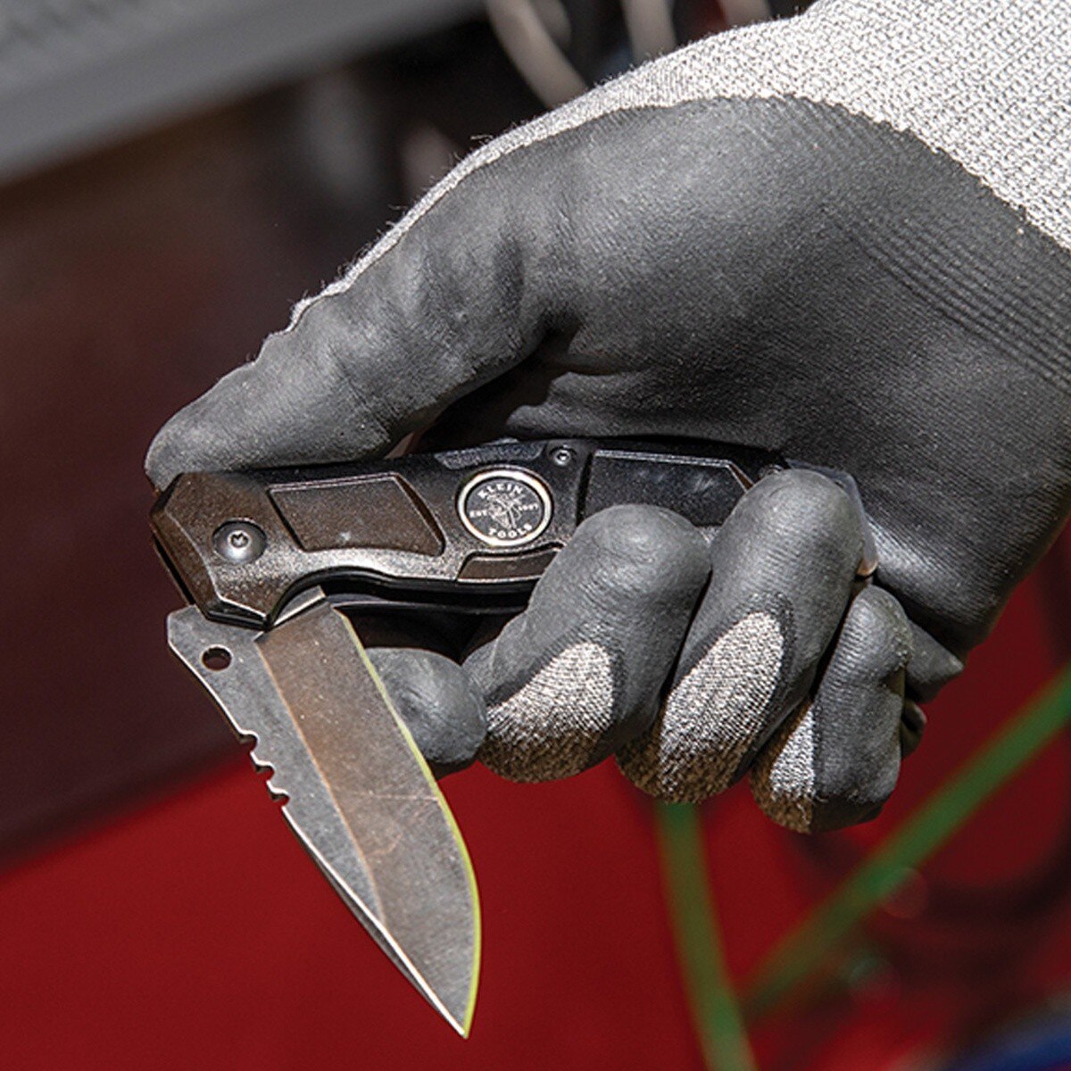 Klein 44228R Electricians Bearing-Assisted Open Pocket Knife with Wire Stripping Notches 2.95" Blade - 7