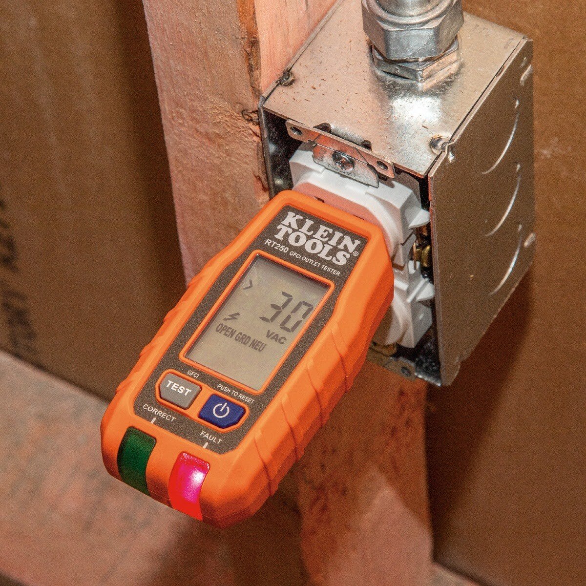 Klein RT250KIT Premium Dual-Range NCVT and GFCI Receptacle Tester Electrical Test Kit (4 x AAA Batteries) - 9