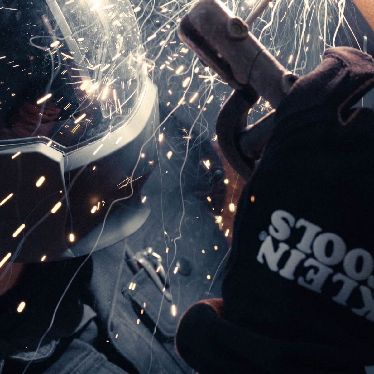 Klein Tools 60914 MIG Welding Gloves Large Split Cowhide Leather with Wide Cuff and Kevlar Aramid Stitching (1 Pair) - 5