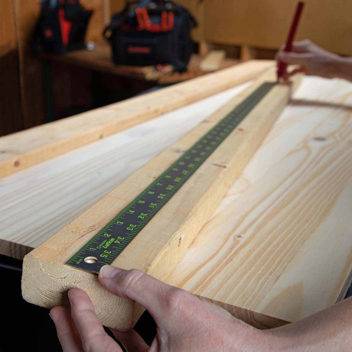 Lufkin ALR36B 36" Nite Eye Aluminum Rule - 4