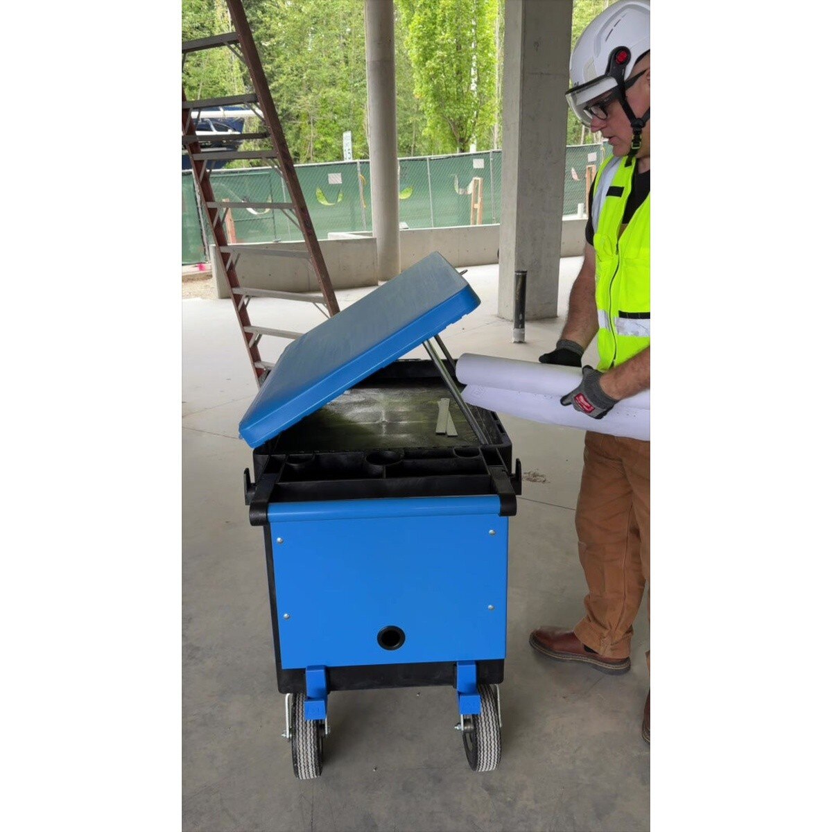 Magnum Tool CART4426-DD DraftDeck Plans Table Lockable Lid for 44 in. x 26 in. Service Cart Top - 2