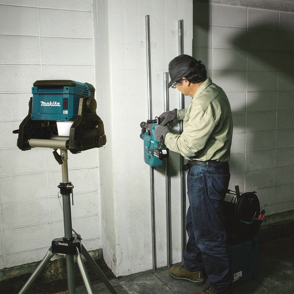 Makita DML811 18V LXT® Lithium-Ion Cordless/Corded Work Light, Light Only - 11