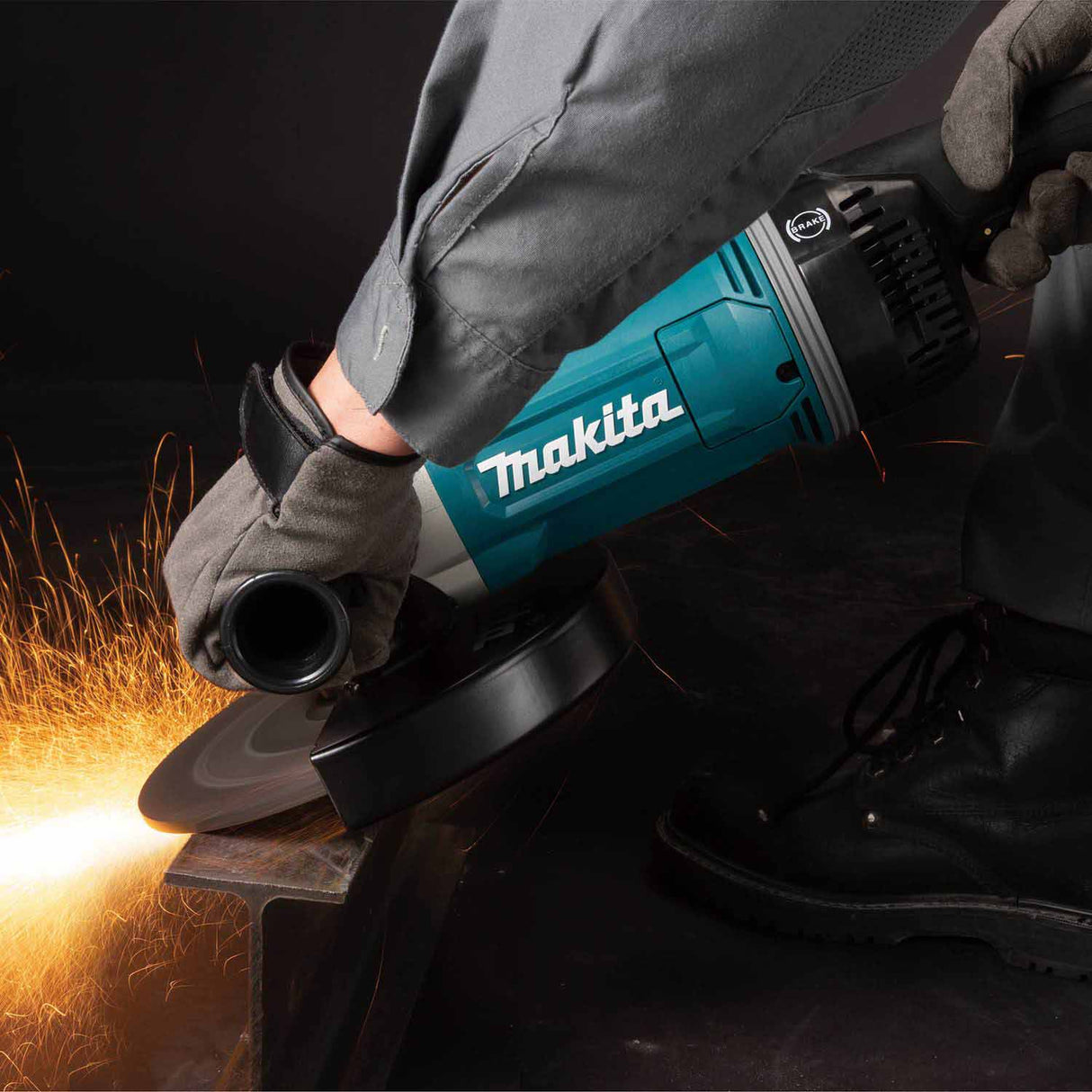 Makita GA9070X1 9" Angle Grinder, with AFT® and Brake - 12