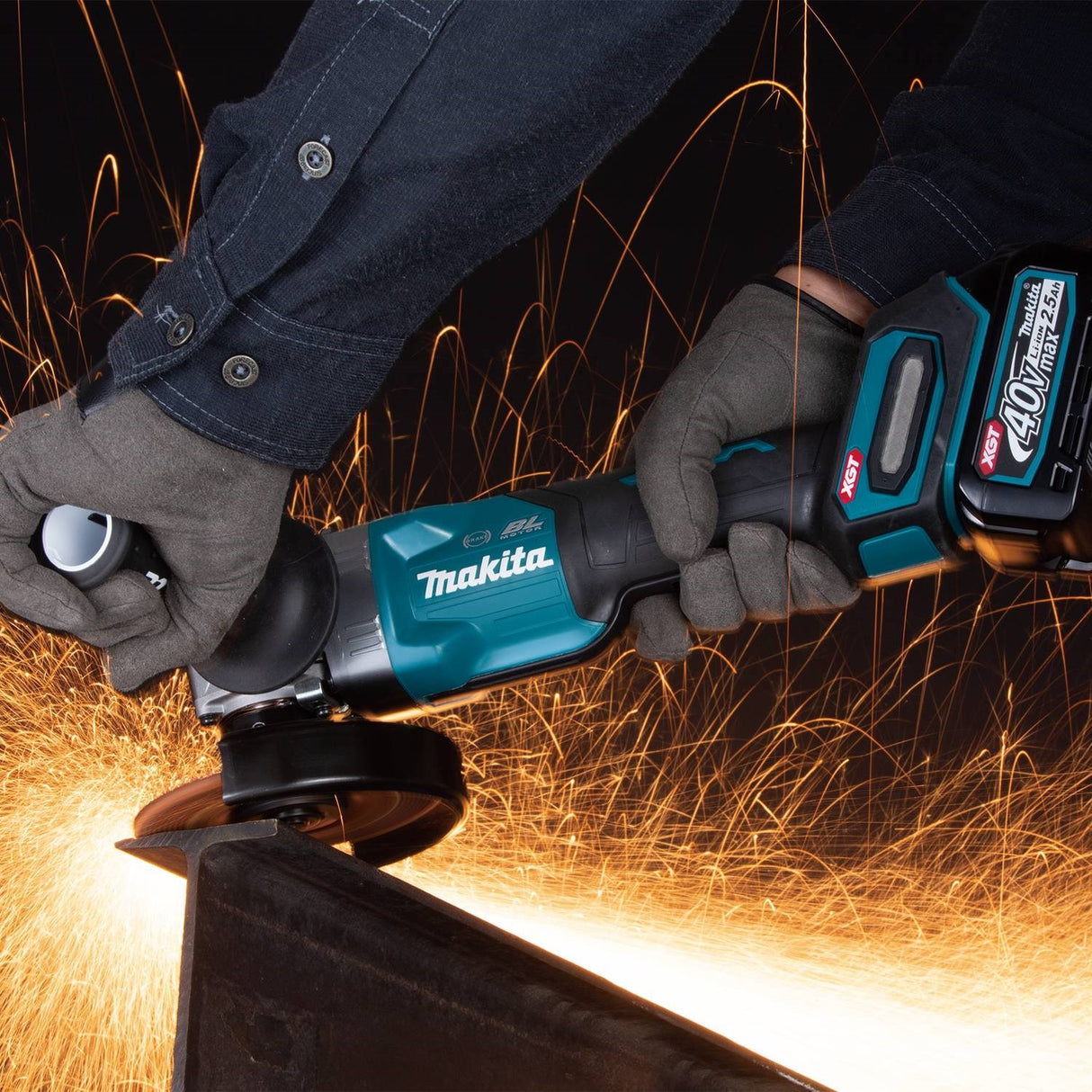 Makita GAG03M1 40V max XGT® 4-1/2” / 5" Paddle Switch Angle Grinder Kit - 6