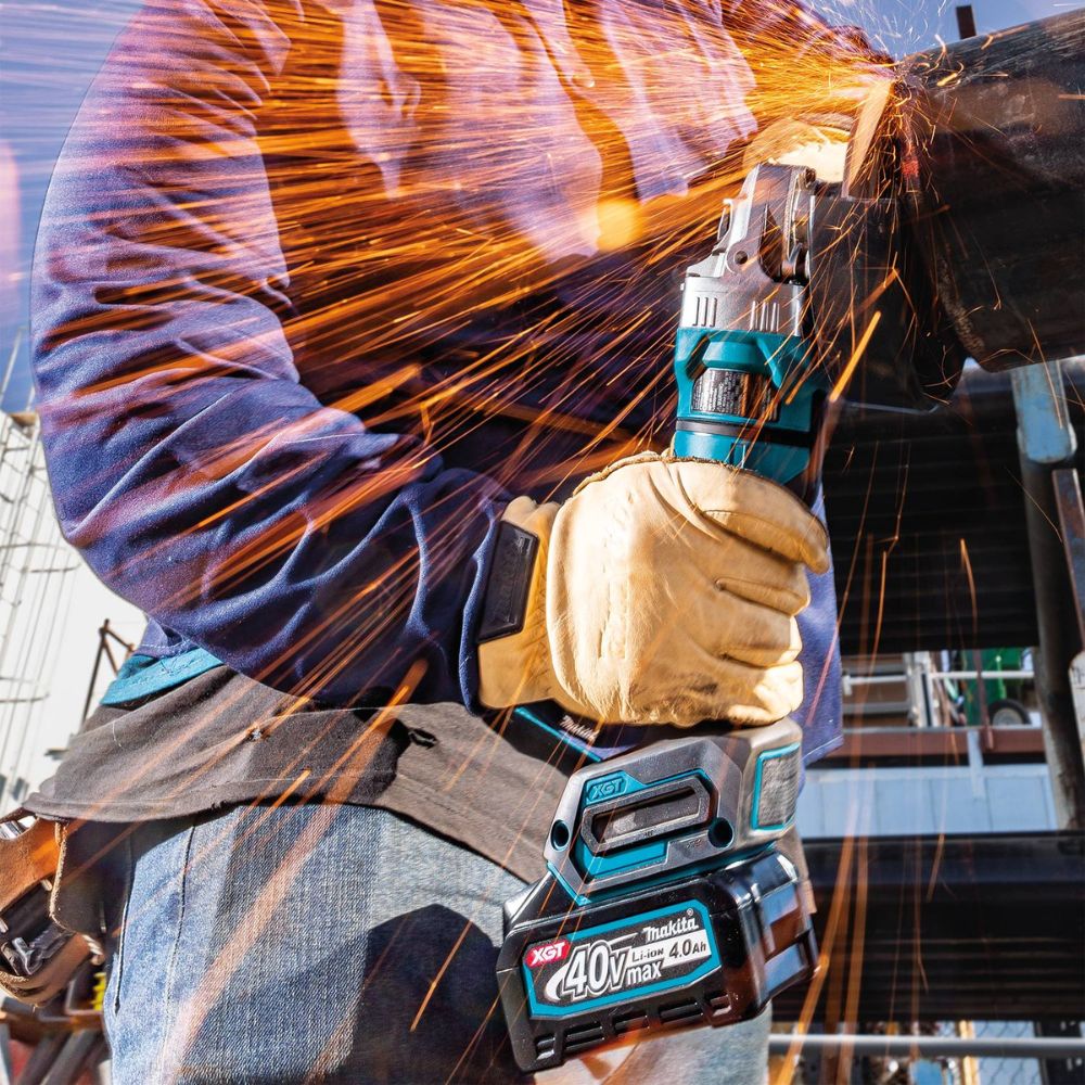 Makita GAG14M1 40V max XGT Brushless Cordless 4-1/2" / 6" Paddle Switch Angle Grinder Kit, with Electric Brake (4.0Ah) - 11