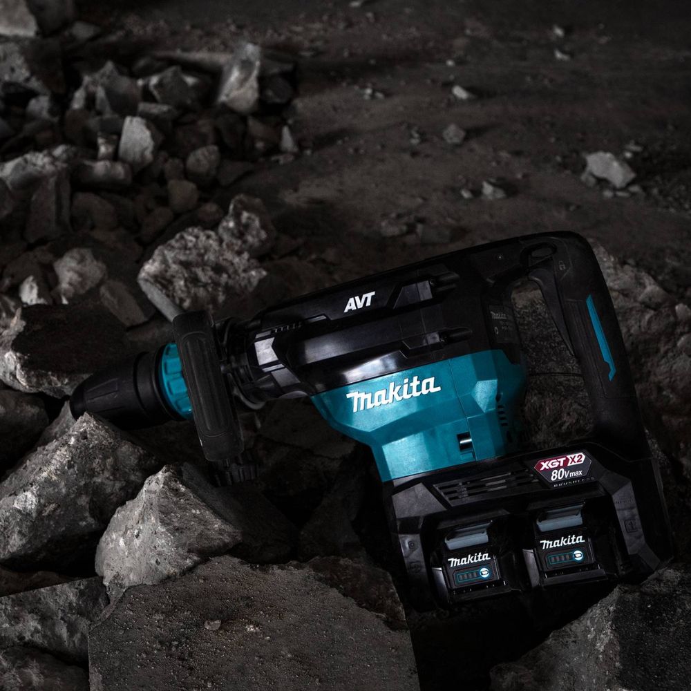 Makita GMH02PM 80V max (40V max X2) XGT Brushless 28 lb. AVT Demolition Hammer Kit, accepts SDS-MAX bits, dual port charger, AWS Capable, case (4.0Ah) - 19