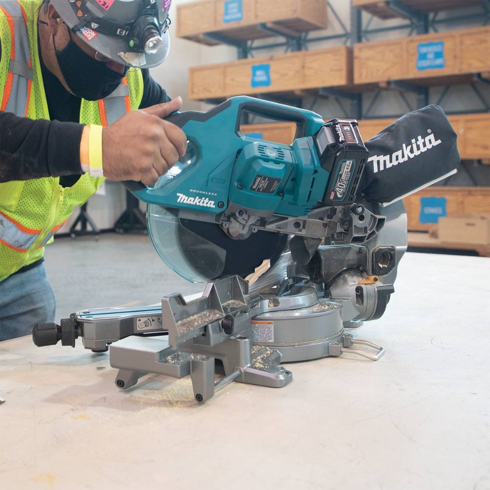 Makita GSL02M1 40V max XGT Brushless Cordless 8-1/2" Dual-Bevel Sliding Compound Miter Saw Kit, AWS Capable, with one battery (4.0Ah) - 17