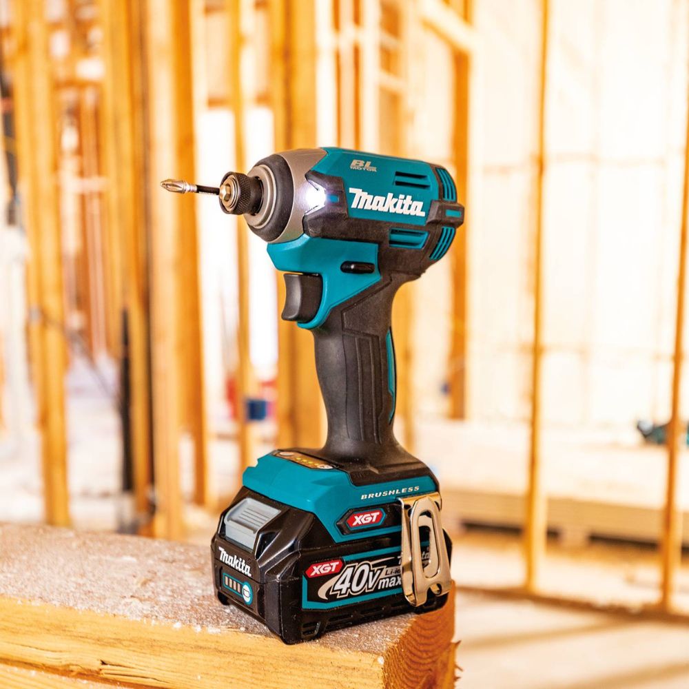 Makita GT201M1D1 40V max XGT Brushless Cordless 2-Pc. Combo Kit (2.5Ah/4.0Ah) - 26