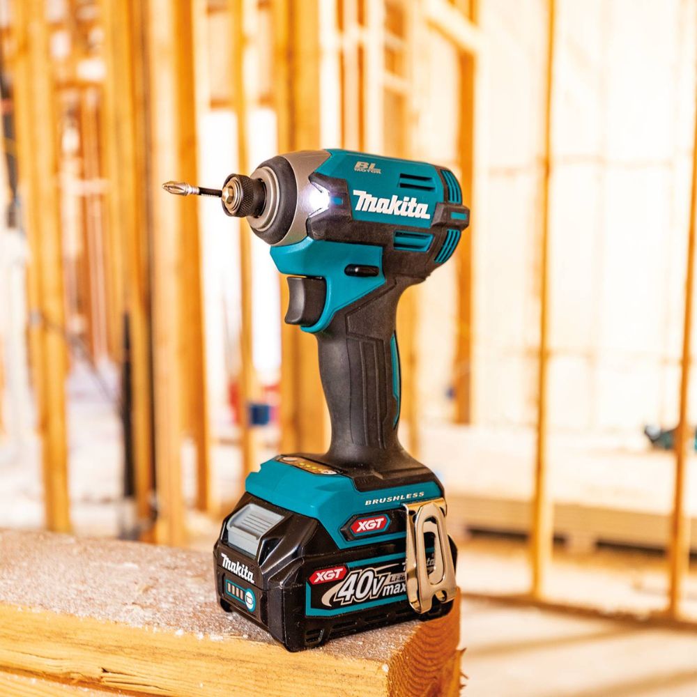 Makita GT201M1D1 40V max XGT Brushless Cordless 2-Pc. Combo Kit (2.5Ah/4.0Ah) - 26