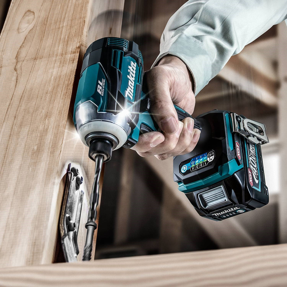 Makita GT401M1D1 40V max XGT® 4-Pc. Combo Kit (2.5Ah/4.0Ah) - 29