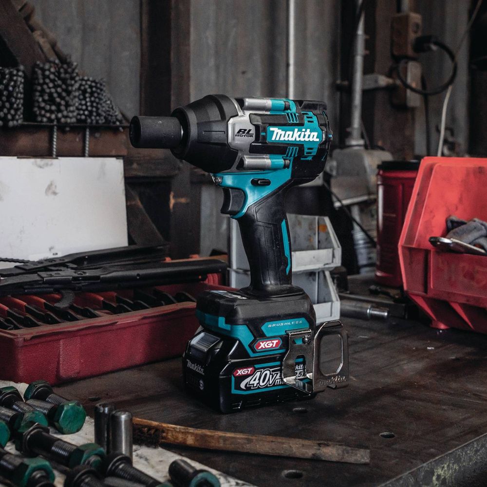 Makita GWT07D 40V max XGT Brushless Cordless 4-Speed Mid-Torque 1/2" Sq. Drive Impact Wrench Kit w/ Friction Ring Anvil, var. spd., rev., L.E.D. Light, bag (2.5Ah) - 9