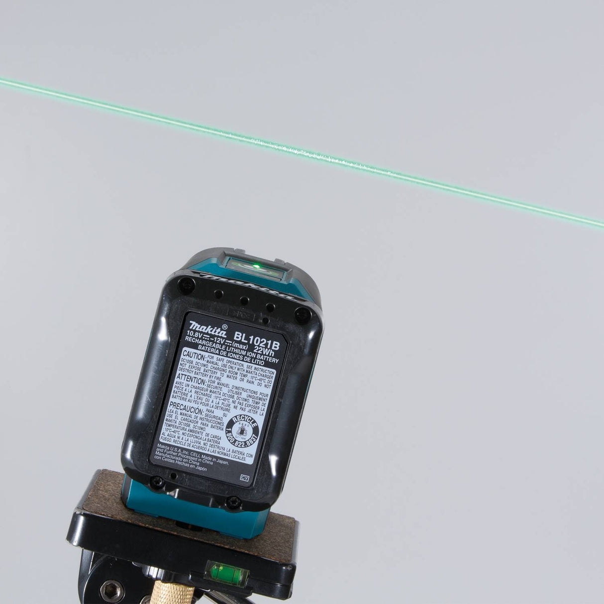 Makita SK105GDZ 12V Max CXT Self-Leveling Cross-Line Green Beam Laser - 4